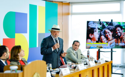 governo-lula-teme-ofensiva-de-trump-e-milei-nas-redes-as-vesperas-da-eleicao