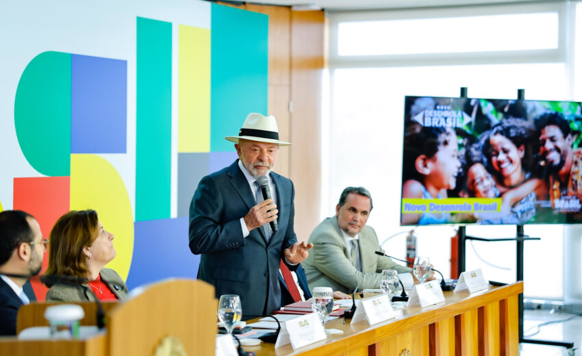 governo-lula-teme-ofensiva-de-trump-e-milei-nas-redes-as-vesperas-da-eleicao