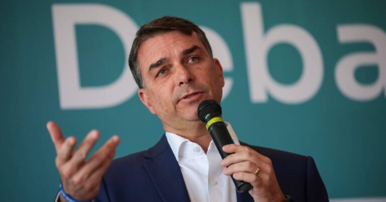 flavio-bolsonaro-depoe-a-pf-por-calunia-contra-lula