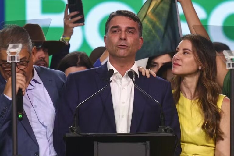 em-editorial,-“candidato-nanico”:-estadao-detona-flavio-bolsonaro