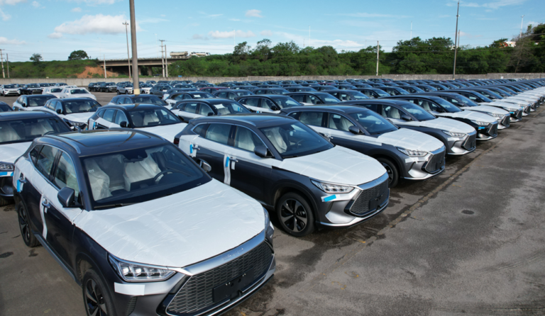 brasil-vira-maior-comprador-mundial-de-carros-chineses-com-boom-de-eletricos-e-hibridos