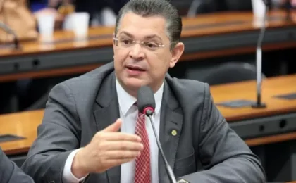 sostenes-cavalcante-declara-r$-500-mil-em-especie-ao-tse-enquanto-pf-investiga-origem-do-dinheiro