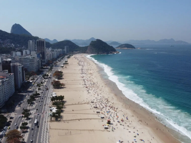 copacabana-quebra-recorde-mundial-de-aluguel-por-temporada;-veja-os-numeros
