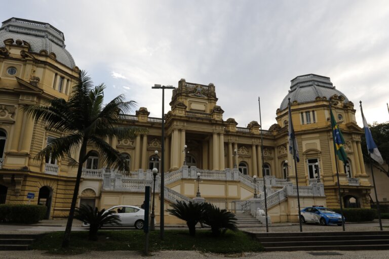 secretaria-centraliza-compra-de-combustiveis-e-preve-economia-de-r$-11,5-milhoes-para-o-estado