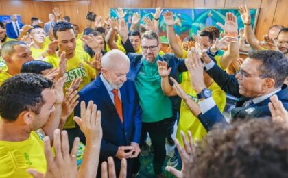campanha-de-flavio-bolsonaro-cria-nucleo-para-reagir-a-queda-entre-evangelicos