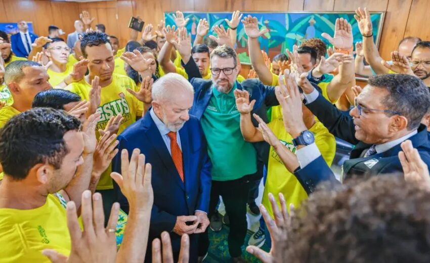 campanha-de-flavio-bolsonaro-cria-nucleo-para-reagir-a-queda-entre-evangelicos