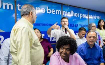 leo-lupi-confirma-candidatura-em-convencao-do-pdt-ao-lado-do-pai,-carlos-lupi,-no-rio
