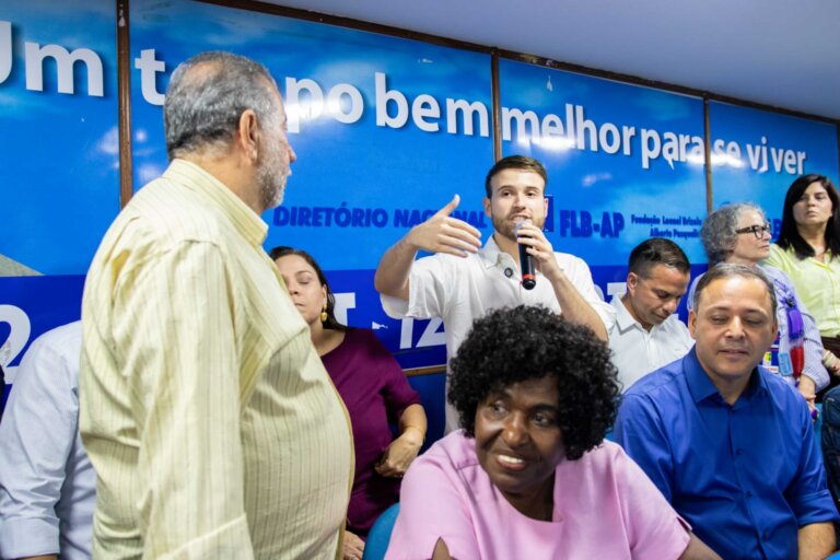 leo-lupi-confirma-candidatura-em-convencao-do-pdt-ao-lado-do-pai,-carlos-lupi,-no-rio