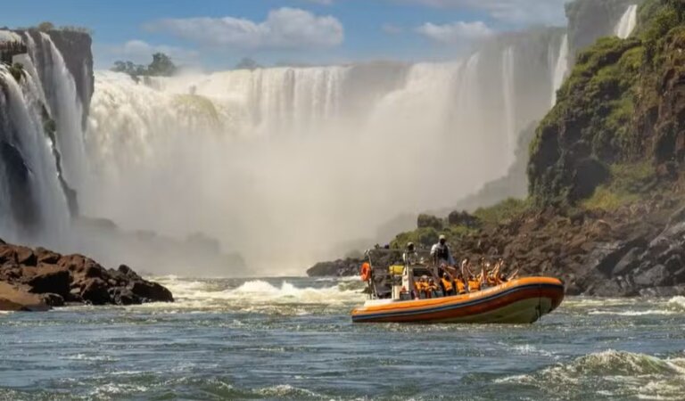 macuco-safari:-como-funciona-o-passeio-suspenso-apos-morte-de-turista-nas-cataratas-do-iguacu