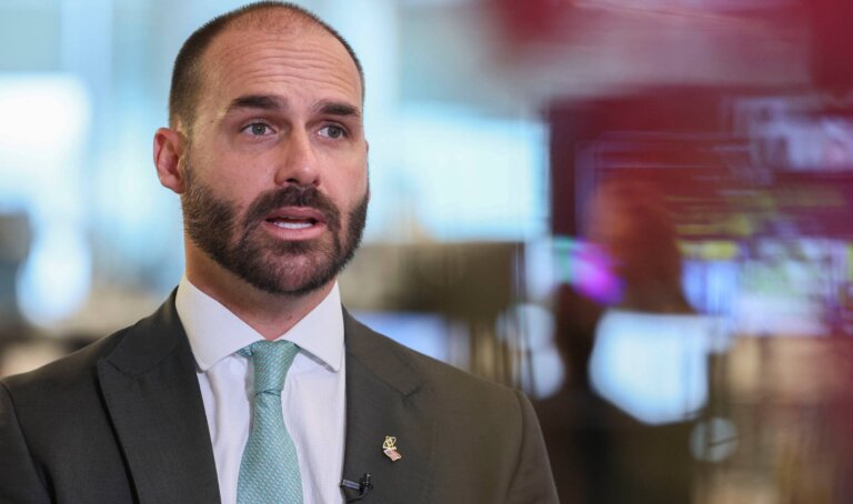 em-sp-apos-risco-de-impugnacao,-eduardo-bolsonaro-desiste-de-suplencia-ao-senado