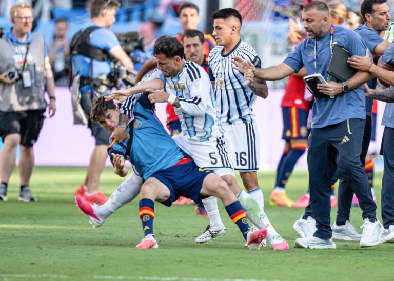 em-processo-por-pancadaria-de-argentinos-na-copa,-fifa-inclui-espanhol