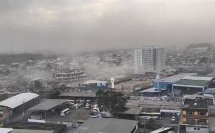 ventania-provoca-apagao,-paralisa-transporte-e-derruba-arvores-no-grande-rio