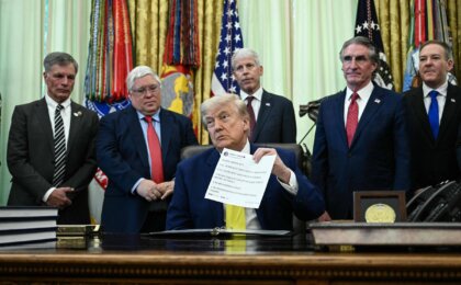 senadores-dos-eua-pedem-investigacao-sobre-acesso-pago-a-posts-de-trump
