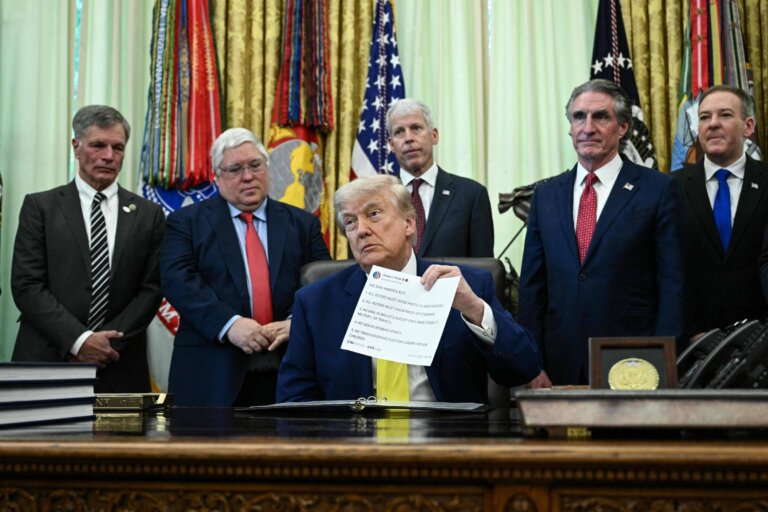 senadores-dos-eua-pedem-investigacao-sobre-acesso-pago-a-posts-de-trump