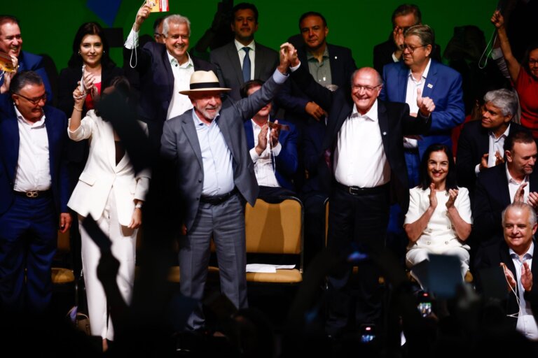 lula-exalta-a-lealdade-de-alckmin:-‘voce-pode-ir-deitar-e-sabe-que-nao-havera-golpe’