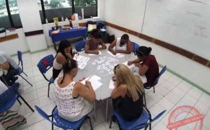 em-teresopolis-e-campos,-programa-de-alfabetizacao-abre-vagas-gratuitas-para-jovens,-adultos-e-idosos