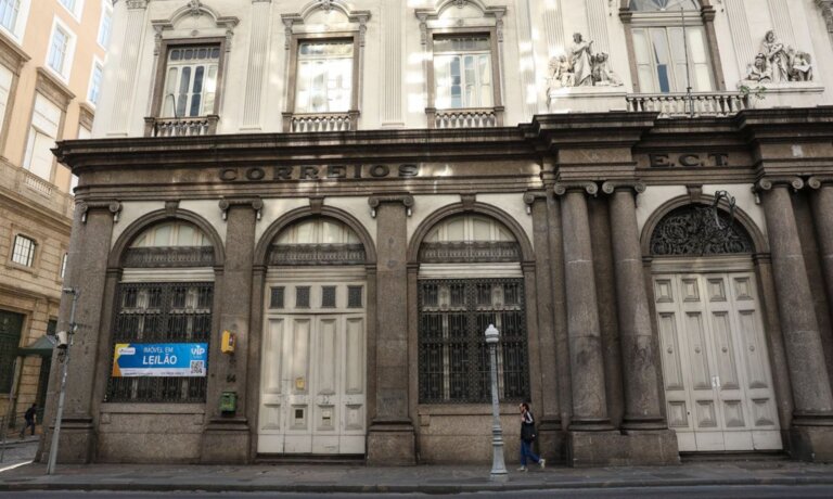 antiga-sede-dos-correios-no-centro-vai-a-leilao-por-r$-53,6-milhoes