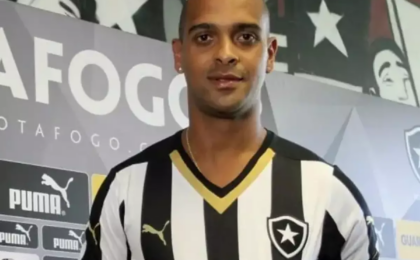 ex-jogador-do-botafogo-morre-apos-muro-cair-durante-vendaval-no-rio