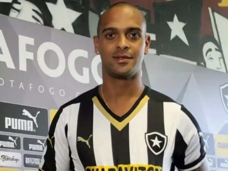 ex-jogador-do-botafogo-morre-apos-muro-cair-durante-vendaval-no-rio