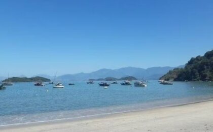 o-corpo-de-bombeiros-encontrou,-nesta-quinta-feira-(30),-um-corpo-na-regiao-de-tarituba,-em-paraty,-na-cost…