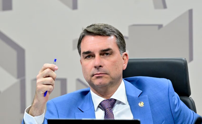 pressao-no-pl-leva-flavio-bolsonaro-a-trocar-marqueteiros-da-campanha
