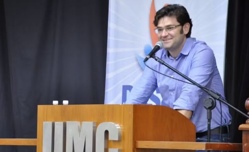 flavio-bolsonaro-troca-marqueteiros-pela-segunda-vez-e-chama-duda-lima