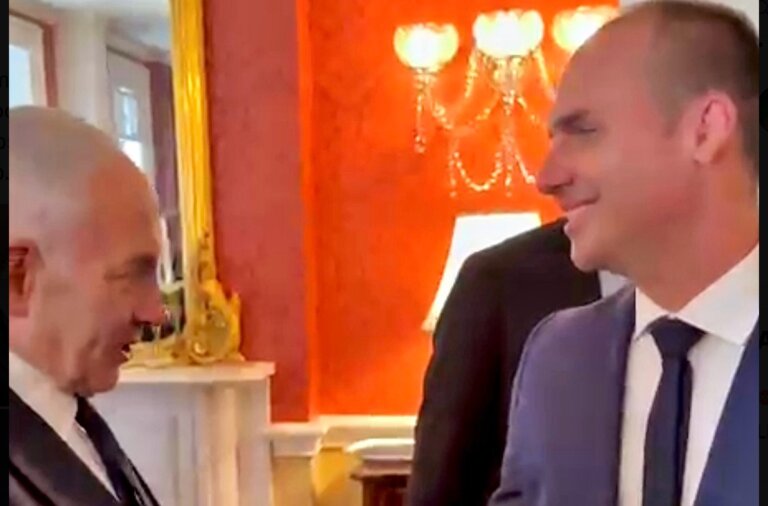 eduardo-bolsonaro,-netanyahu-e-o-dedo-do-sionismo-nas-eleicoes-do-brasil.-por-sara-vivacqua