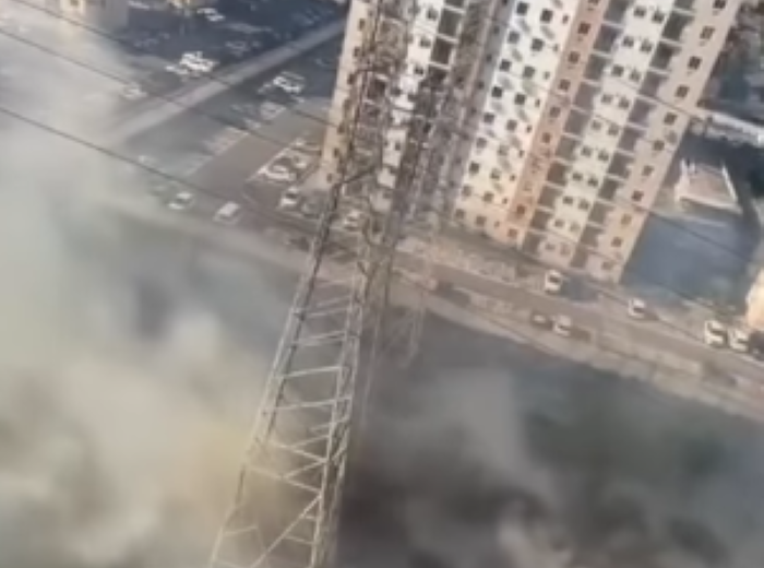 fogo-em-faixa-de-servidao-da-light-mobiliza-bombeiros-em-iraja;