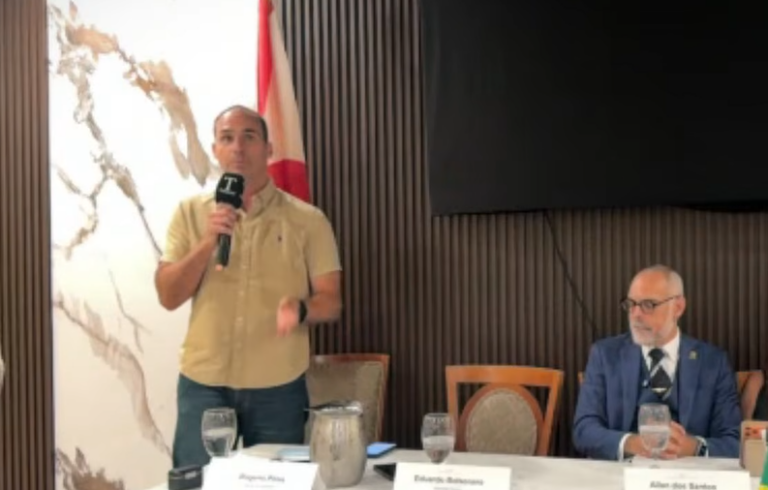 em-evento-de-allan-dos-santos,-eduardo-chora-por-medo-de-prisao