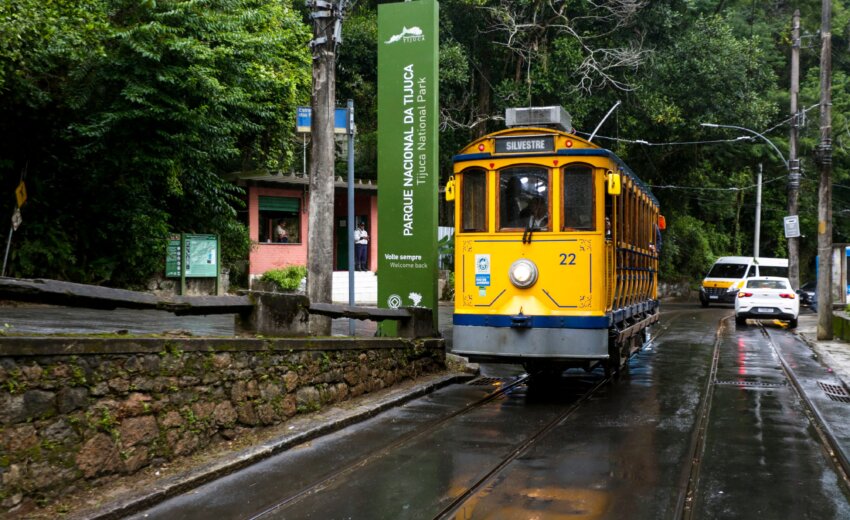 bonde-de-santa-teresa-volta-a-operar-normalmente-depois-de-apagao-com-vendaval
