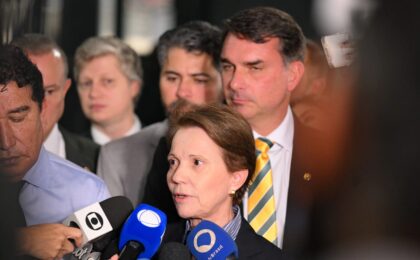 pp-veta-tereza-cristina-na-chapa-de-flavio-bolsonaro-e-reforca-neutralidade