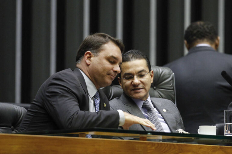 republicanos-deve-liberar-diretorios-e-frustrar-alianca-nacional-com-flavio-bolsonaro