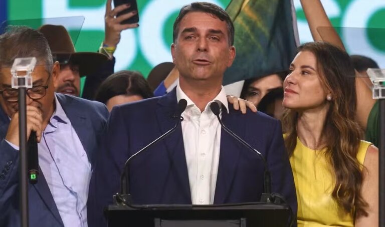 flavio-bolsonaro-mantem-conversas-por-vice-apos-pp-optar-pela-neutralidade