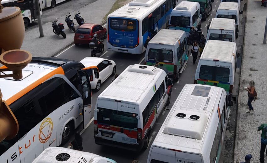 audiencia-na-camara-do-rio-debate-repasses-do-jae-e-subsidios-a-motoristas-de-vans-na-volta-do-recesso
