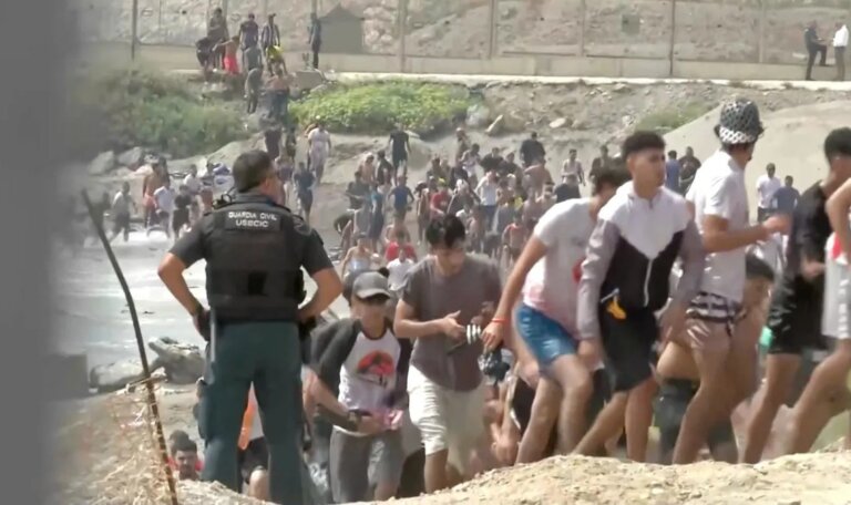 new-york-times:-marroquinos-dizem-que-foram-orientados-pela-policia-a-invadir-ceuta