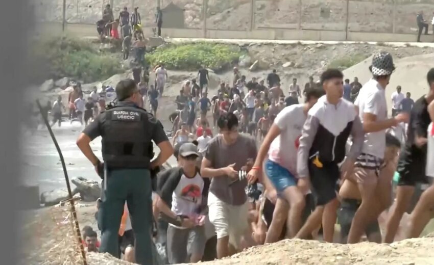 new-york-times:-marroquinos-dizem-que-foram-orientados-pela-policia-a-invadir-ceuta