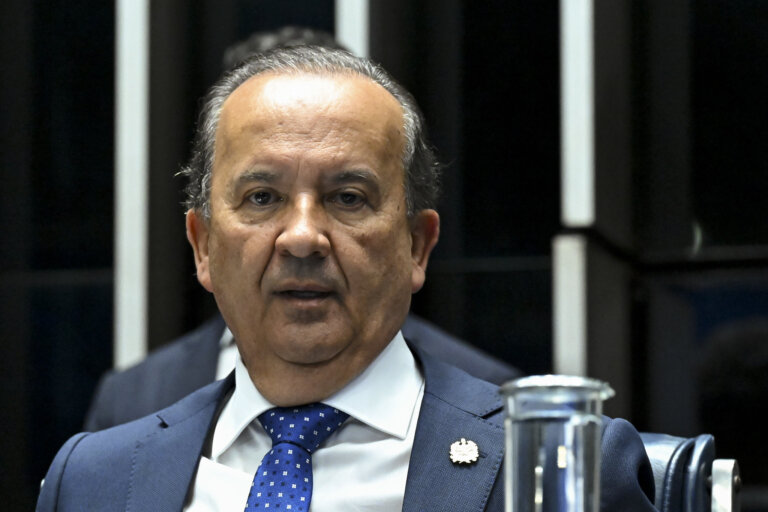 pf-investiga-possivel-interferencia-do-governador-de-sc-em-investigacao-de-caixa-2