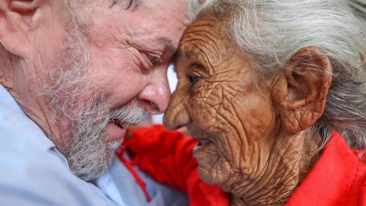 Lula Consolida Apoio entre Idosos e Deixa Flávio Bolsonaro para Trás, Aponta Pesquisa