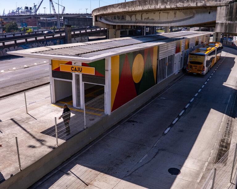estacao-caju-do-brt-transbrasil-comeca-a-funcionar-no-rio