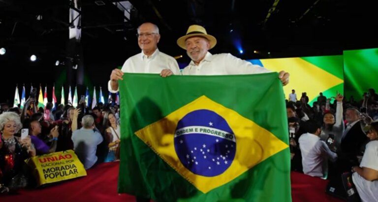 lula-confirma-candidatura-a-presidencia-focada-em-cinco-eixos:-‘consertar-o-brasil’