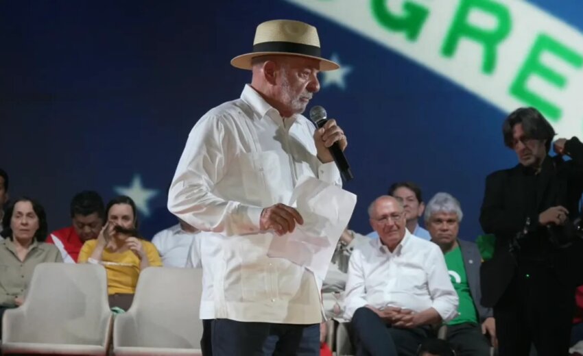 lula-manda-recado-a-agressores:-“se-bater-na-mulher,-nao-precisa-votar-em-mim”