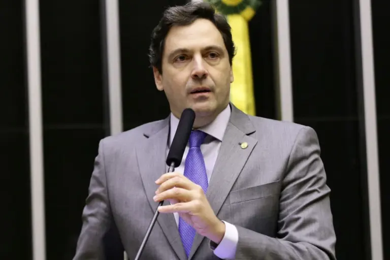 “principe”-do-pl-confessa-mentoria-de-israel-para-criar-projeto-contra-muculmanos