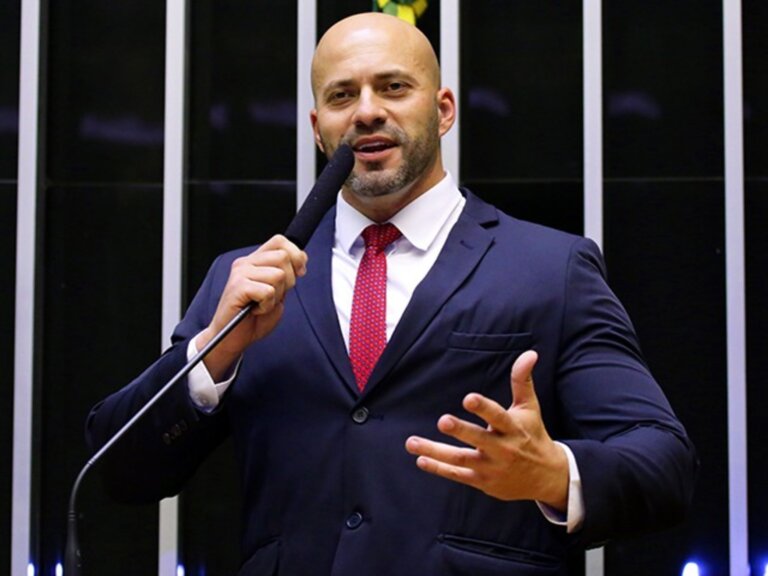 moraes-cobra-explicacoes-de-daniel-silveira-por-video-com-senador