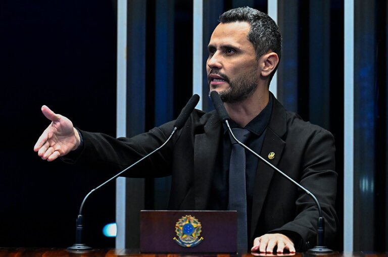 bolsonarista-cleitinho-chora-e-desiste-de-candidatura