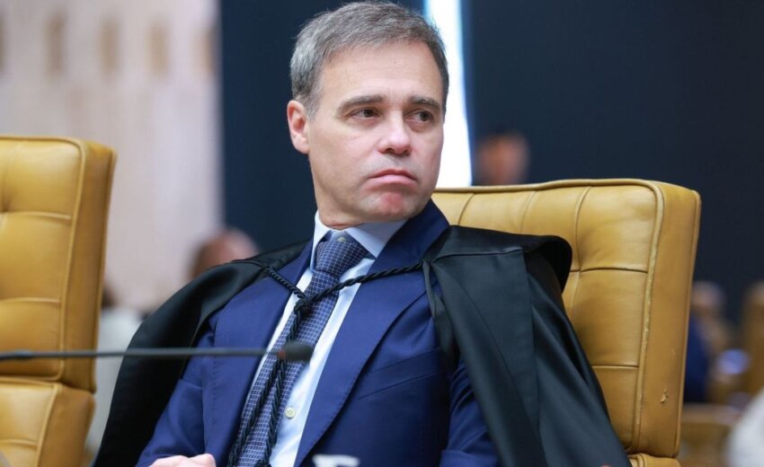 o-questionamento-de-professora-da-fgv-sobre-acao-de-mendonca-contra-lulinha