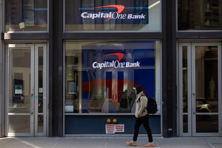 banco-diz-que-fechou-300-contas-de-possivel-lavagem-de-dinheiro-de-trump