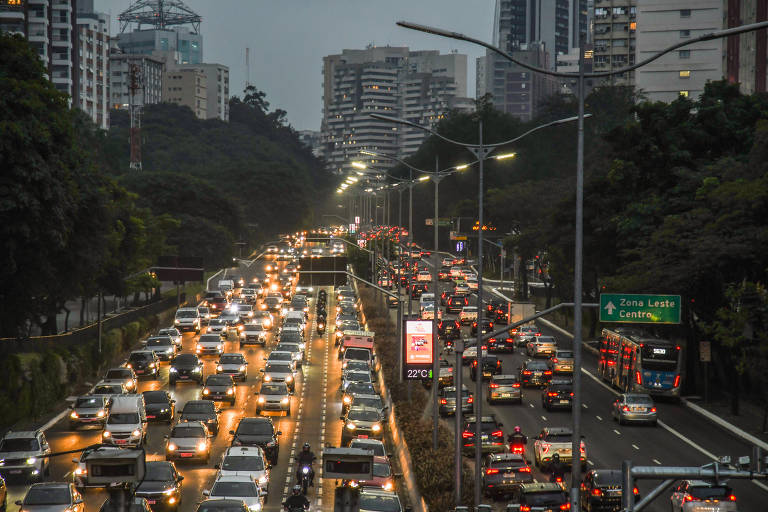 em-dia-de-greve-na-cptm,-sp-registra-mais-de-1.000-km-de-transito