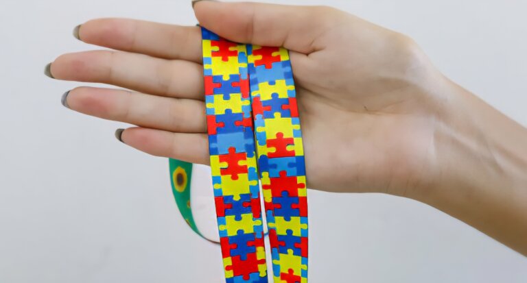 alerj-aprova-inclusao-de-sinais-do-autismo-em-carteiras-de-vacinacao-no-rio