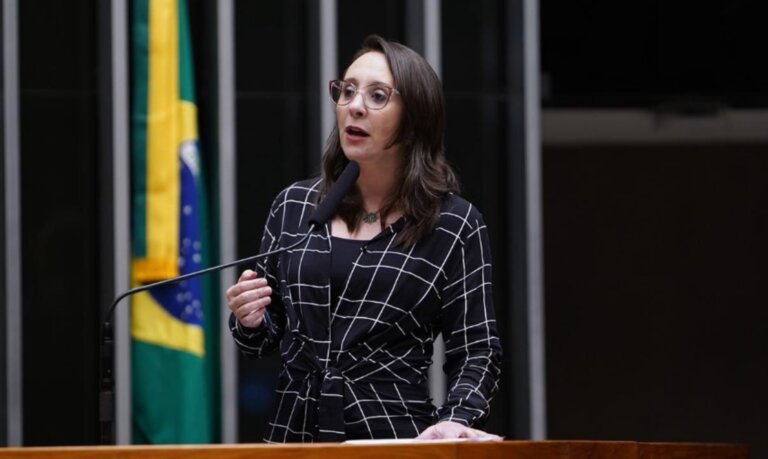 podemos-rejeita-alianca-com-flavio-bolsonaro-e-decide-ficar-neutro