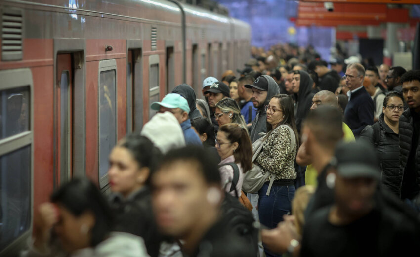 greve-da-cptm-chega-ao-2o-dia-apos-tarcisio-chamar-paralisacao-de-“baderna”
